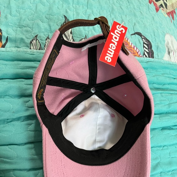 Supreme pink S cap brand new never worn. Was a gift but I don’t really wear hats - Picture 5 of 5